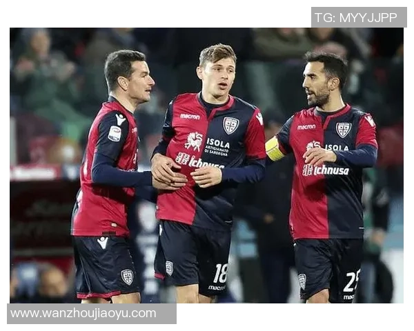 历年足球明星人气排名分析与趋势探讨揭示球迷心中的偶像之路