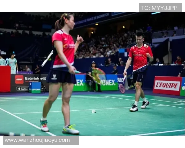 杭州羽毛球队与成都羽毛球队赛后复盘分析比赛节奏与战术对决